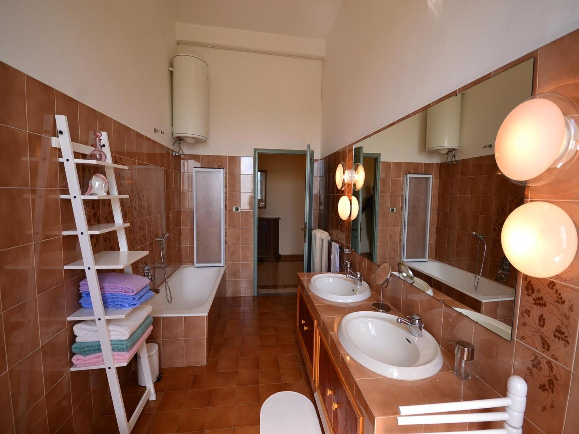 Lovely Holiday Home In Montefiridolfi With Hill View Екстер'єр фото