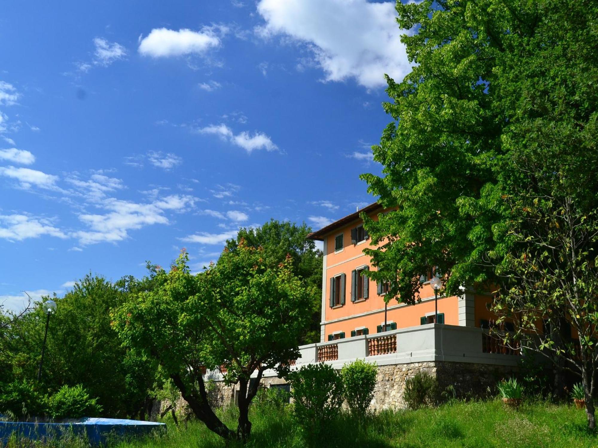 Lovely Holiday Home In Montefiridolfi With Hill View Екстер'єр фото
