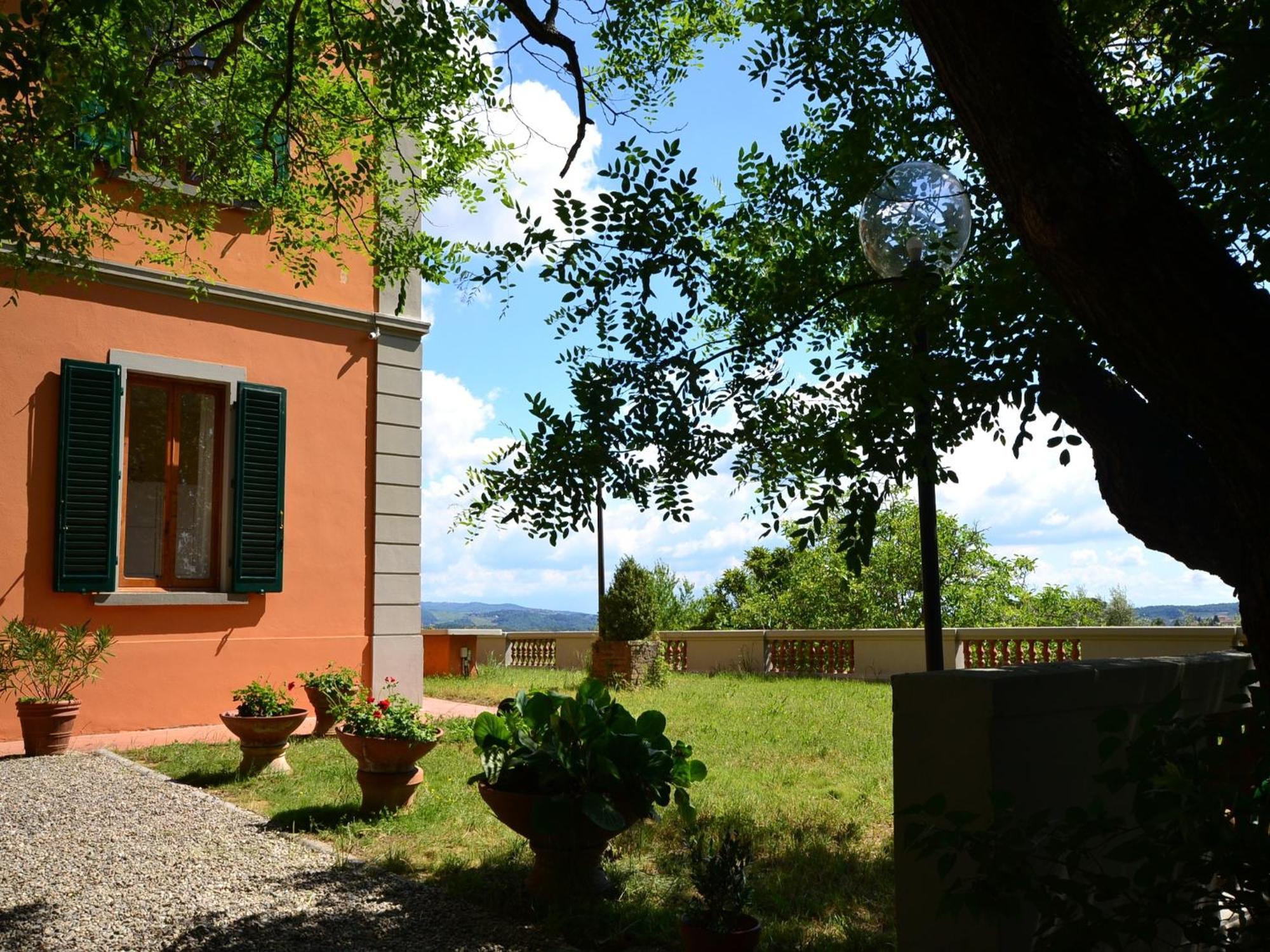 Lovely Holiday Home In Montefiridolfi With Hill View Екстер'єр фото